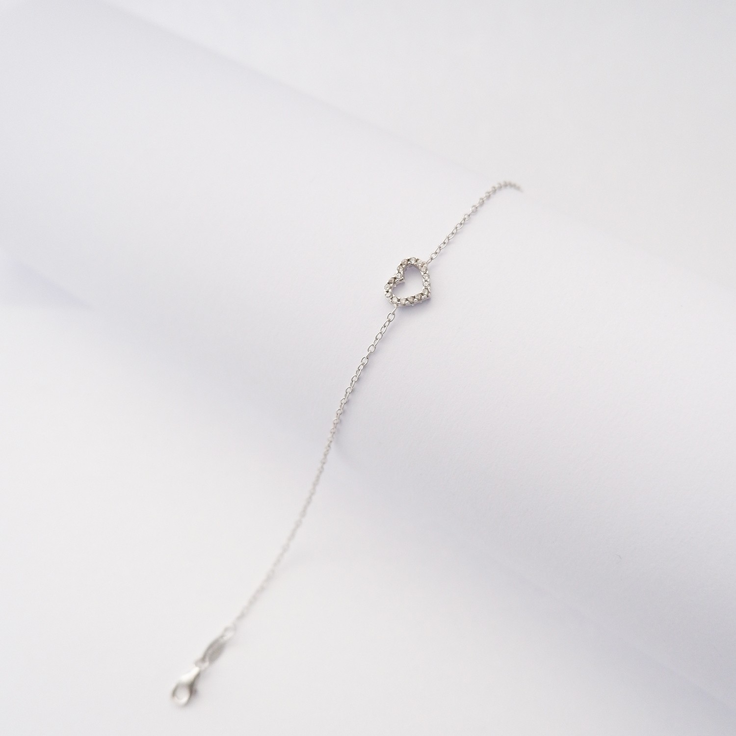 Bracciale Cuore con Zirconi in oro bianco 18kt