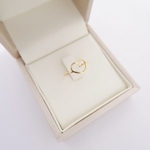 Anello cuore a filo in oro giallo18kt