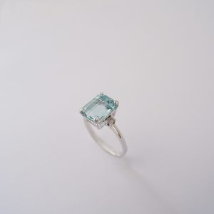 Anello Acquamarina Ottagonale 10x8 in oro 18kt e Diamanti