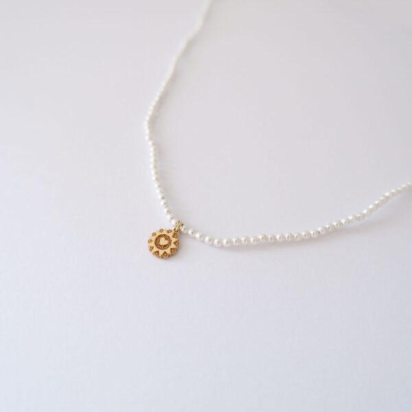 Filo Mini Presentosa 1 Cuore in oro 18kt e perline