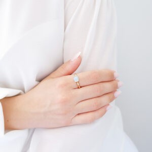 Anello Topazio Milk in oro giallo18kt