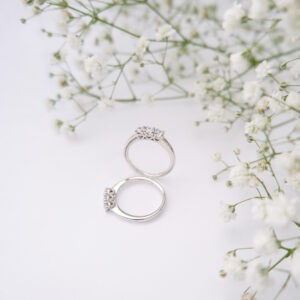 Anello Trilogy Heart in oro 18kt e diamanti