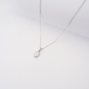 Collana Mini Madonna Miracolosa in oro bianco 18kt e zirconi