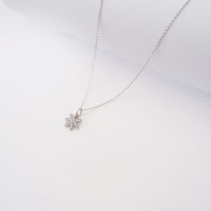 Collana Fiore in oro bianco 18kt e zirconi