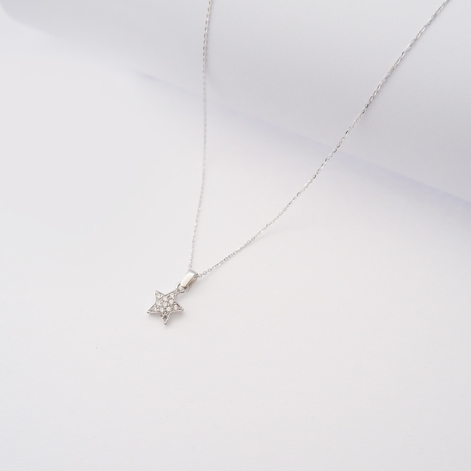 Collana Stella in oro bianco 18kt e zirconi