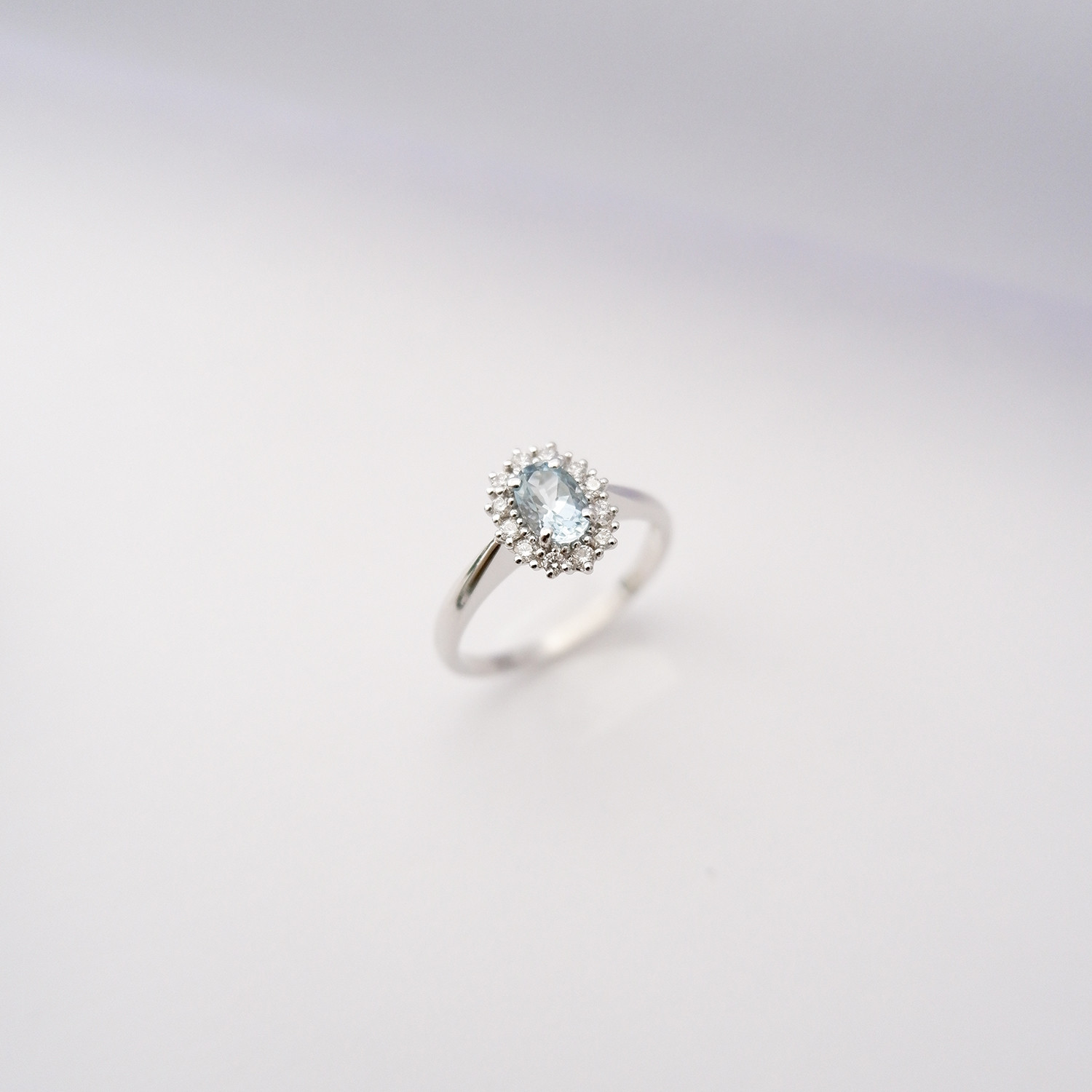 Anello Kate Acquamarina 6x4 e Diamanti