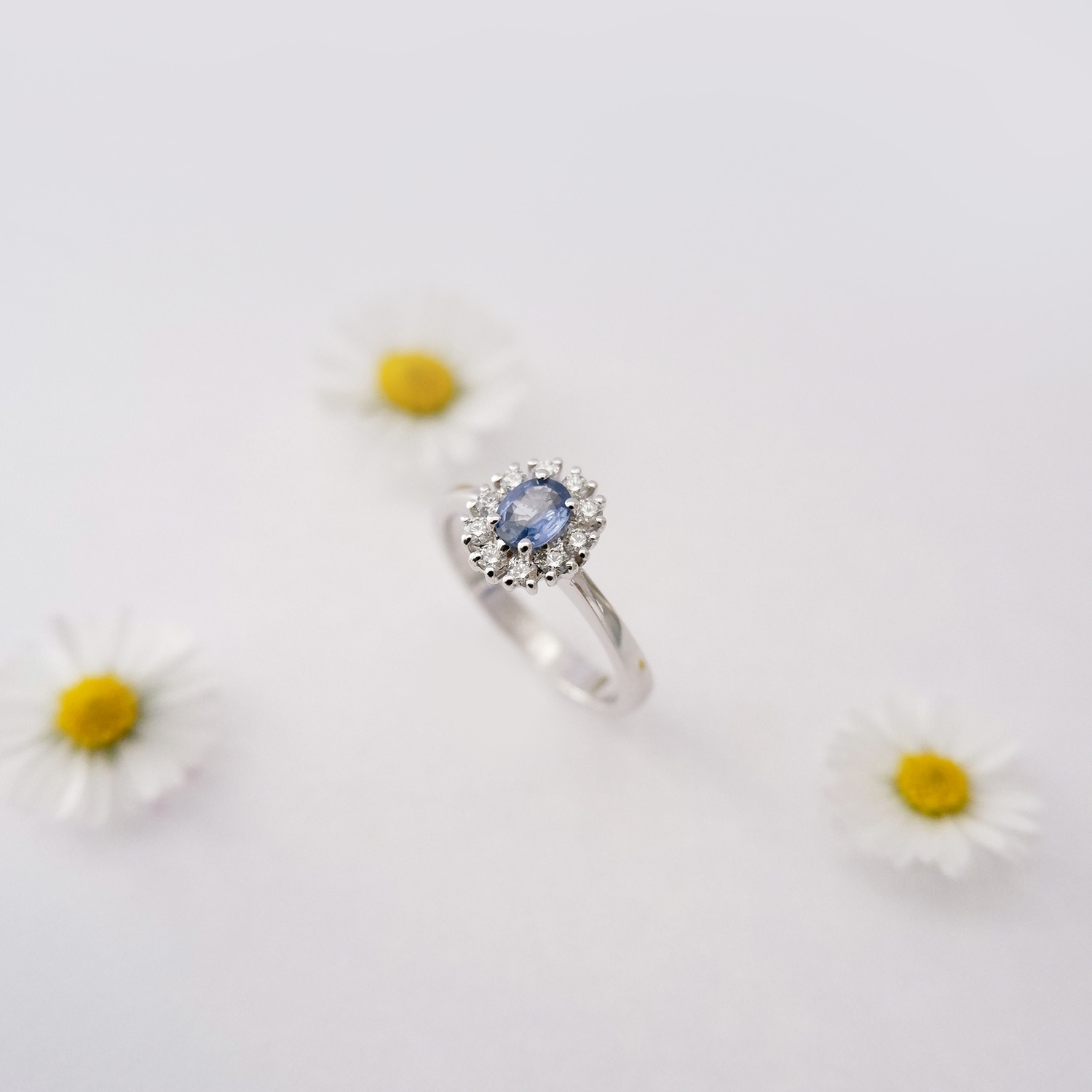 Anello Fiore con Zaffiro Ceylon e Diamanti