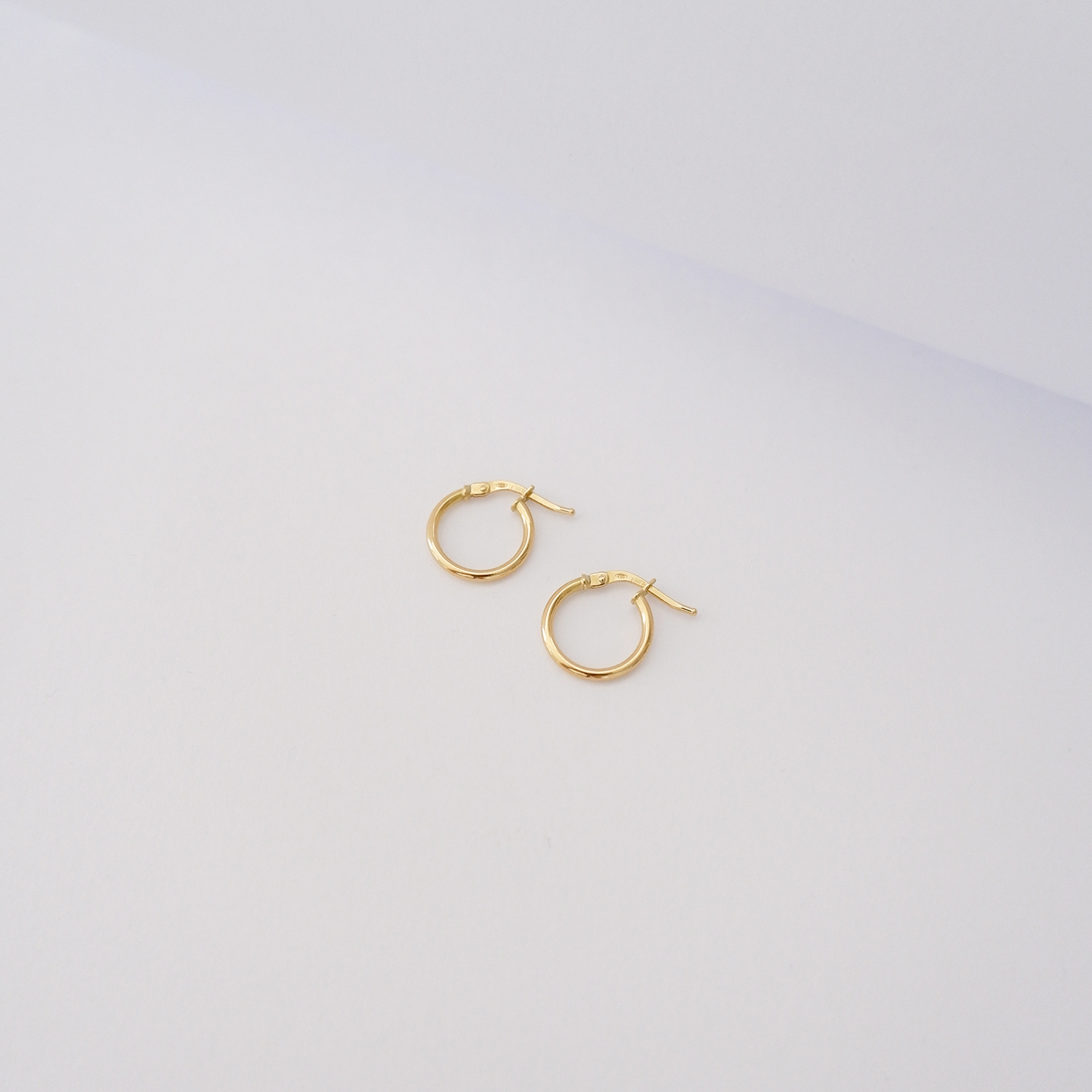 Orecchini a Cerchio in Oro Giallo 18Kt – Liscio Piccolo