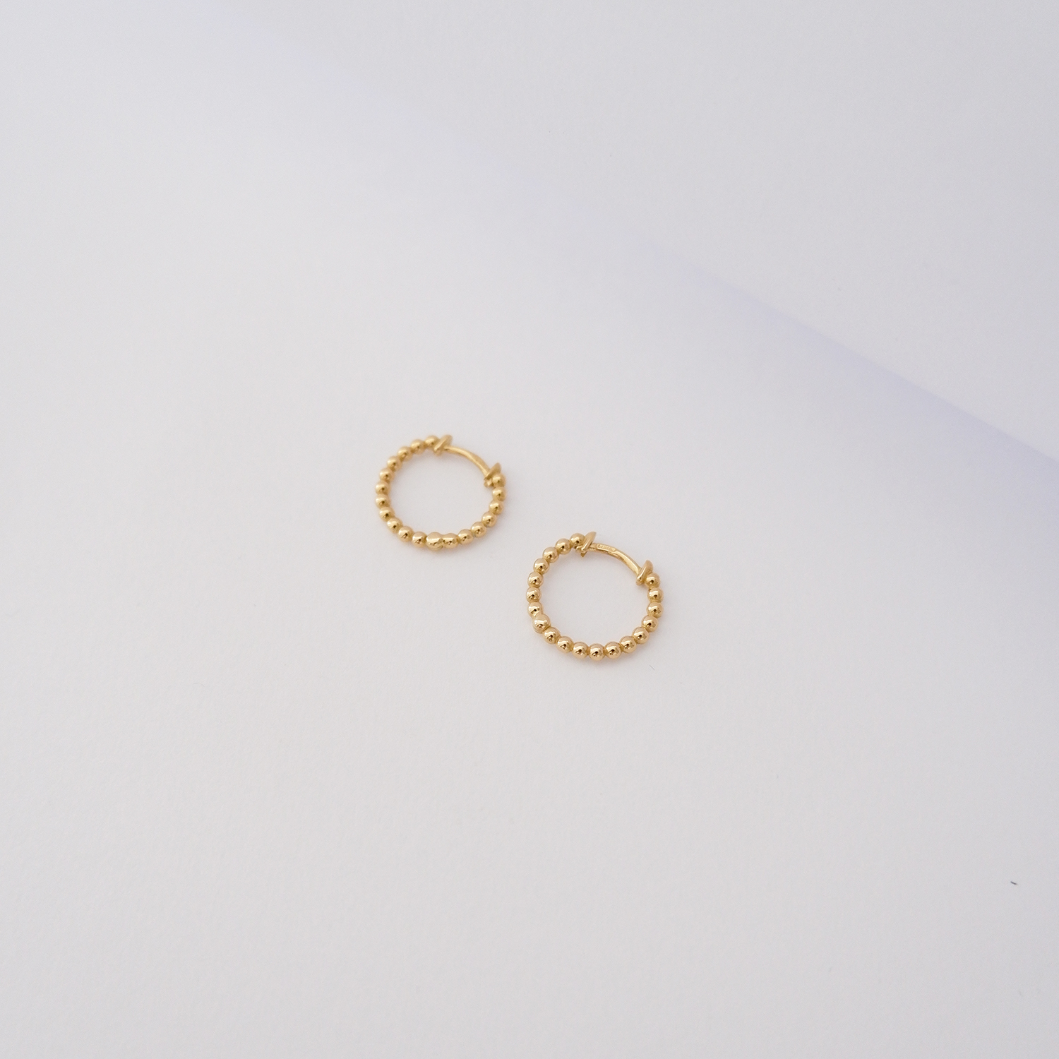 Orecchini a Cerchio in Oro Giallo 18kt – Palline